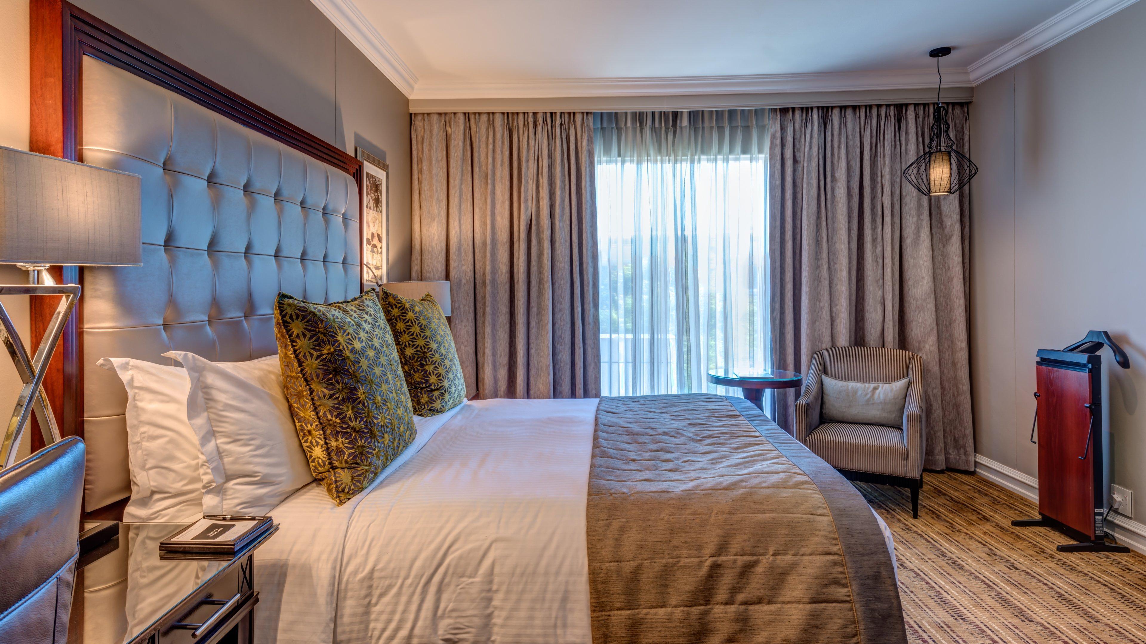 Intercontinental Johannesburg Or Tambo Airport Hotel By Ihg Kempton Park Exterior photo A bedroom at the hotel